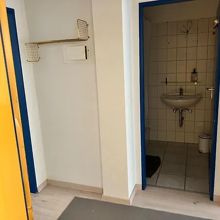 Hbf, Super Lage, 1 Zimmer Unterkunft דירה